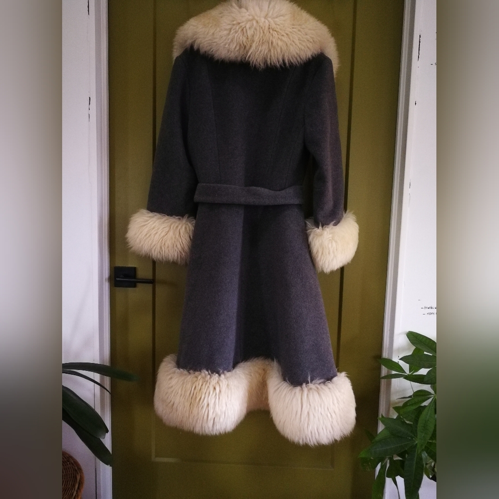 SOLD Lilli Ann vintage 100% wool and sheepskin Princess/swing style wrap coat - Picture 8 of 14
